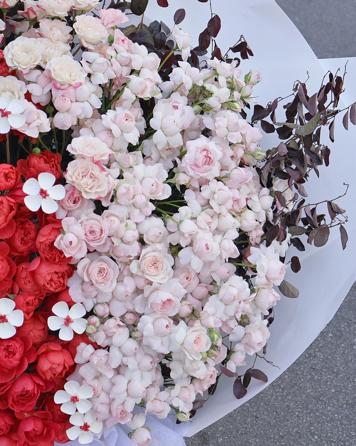 More than just a gift—a flower bouquet from Halyn Bloom is a silent promise of endless love. 🌹✨ (3) More than just a gift—a flower bouquet from Halyn Bloom is a silent promise of endless love. 🌹✨ 3